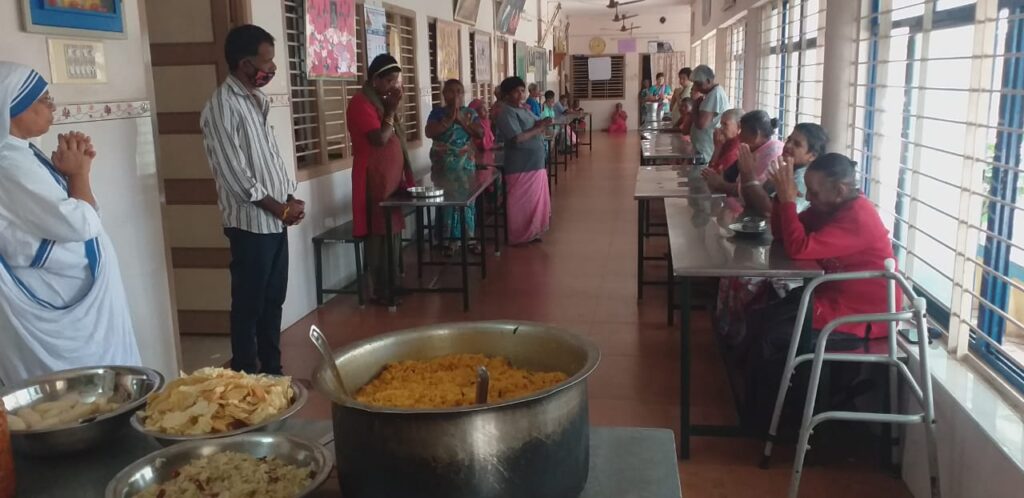 Aram Foundation Food donation in Old age home